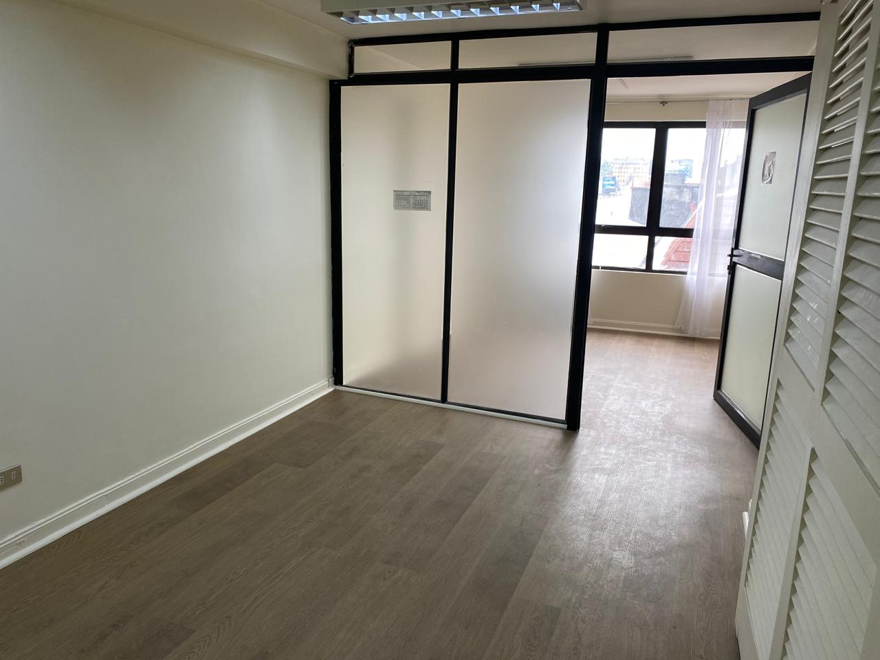 ARRIENDO OFICINA 45M2 2 PRIVADOS Y  RECEPCION 1BAÑO 